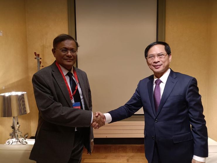 Dr. Hasna Mahmud, the foreign minister, received the formal invitation from his Vietnamese counterpart Bui Thanh Son during a bilateral meeting on Friday in Brussels.         Photo Collected 