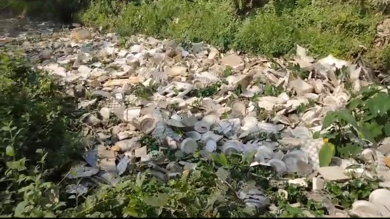 Waste and hyacinth in stagnant water are damaging the environment and spreading diseases since the water flow in rivers and canals has stopped.