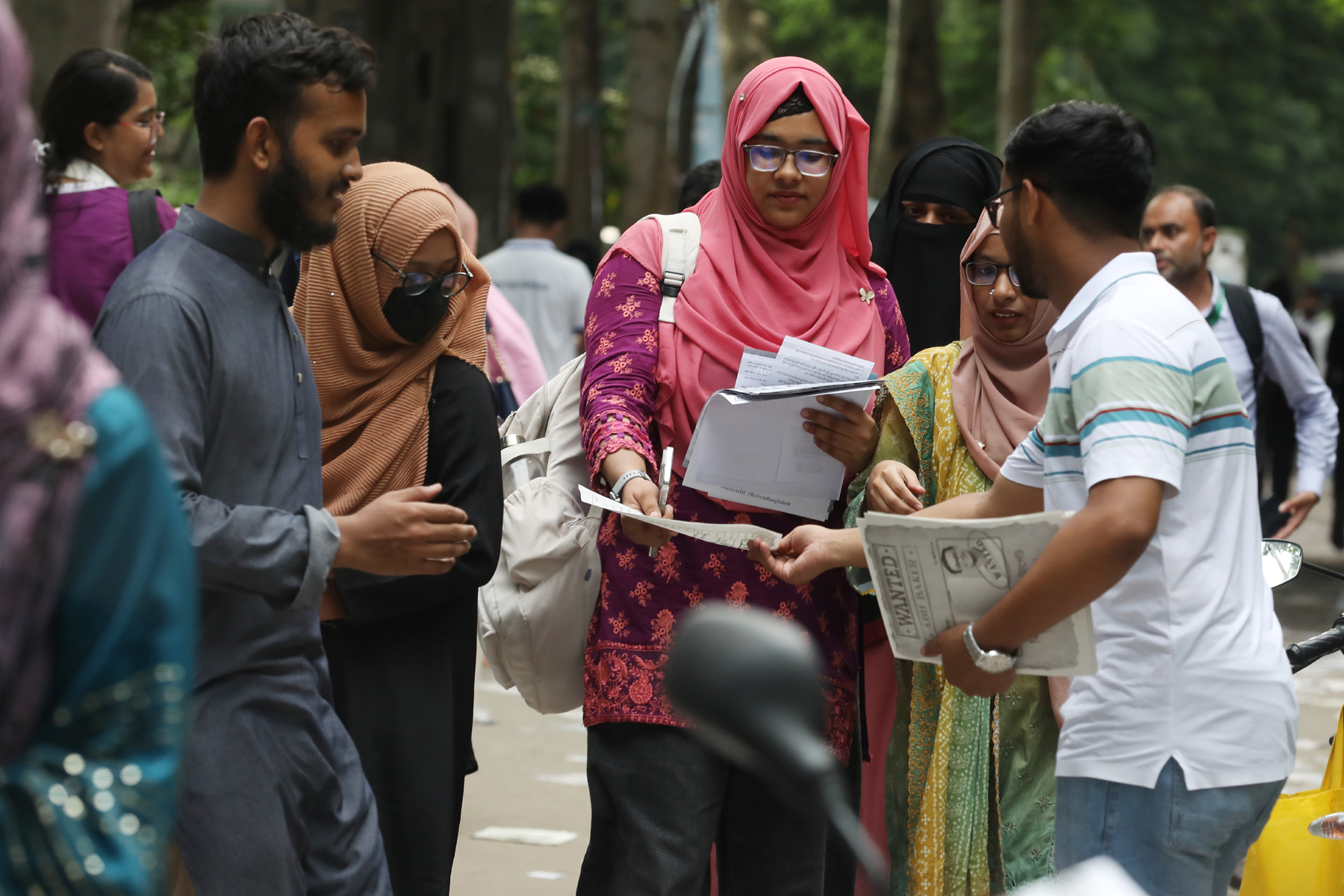 Students crowd Dhaka University campus as candidates make last-minute appeals to voters on the final day of campaigning for the DUCSU and Hall Union elections set for September 9. Photo: V7N