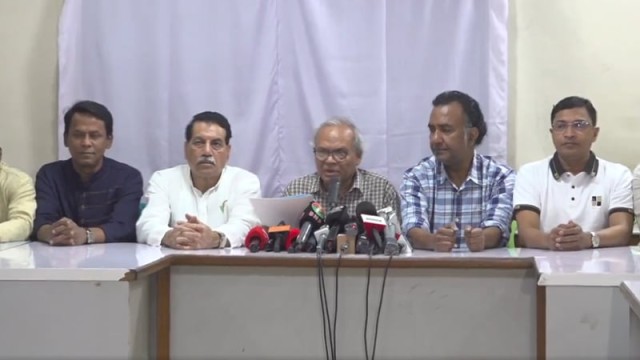 Ruhul Kabir Rizvi speaks at a BNP press conference in Dhaka, issuing a warning against party-linked violence.