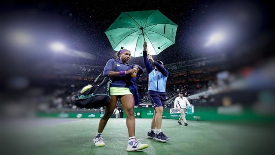 The women's semi-final match was stopped by rain.