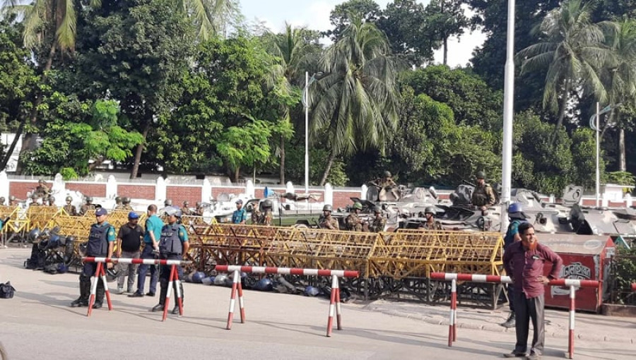 Tension Prevails Near Bangabhaban After Agitation Demanding President Resignation