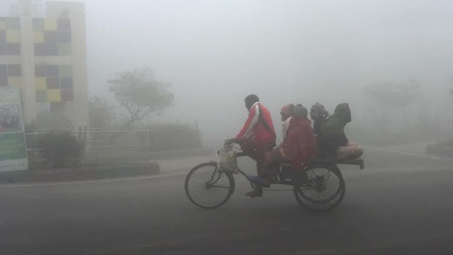 Season’s Lowest Temperature Disrupts Life in Rajshahi Amid Dense Fog
