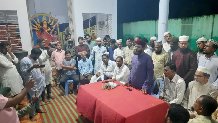 Jamaat-e-Islami Visits Temples and Engages with Hindu Community in Mongla