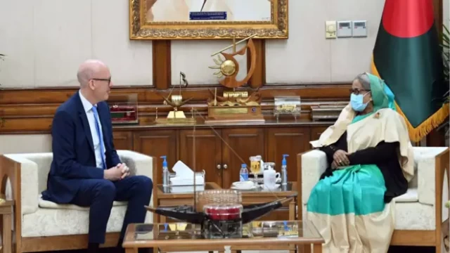 Ambassador Charles Whiteley and Prime Minister Sheikh Hasina at her official residence, Ganabhaban