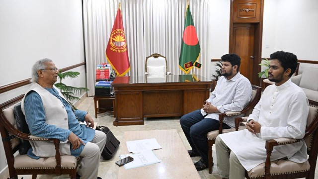 Two Interim Government Advisors Resign Ahead of Elections