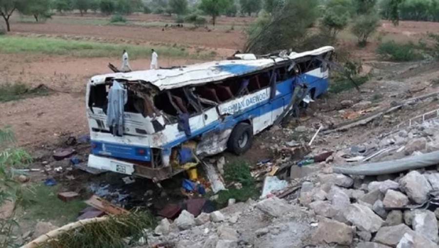 Six Killed, 20 Injured in Bus Accident in Pakistan's Balochistan Province