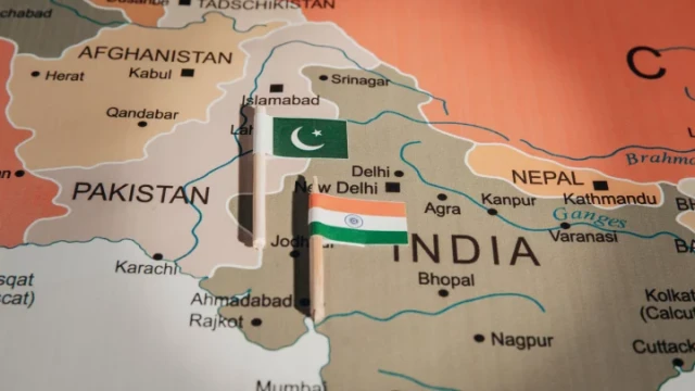 India-Pakistan Cross-Border Tensions Escalate With Missile Strikes and Retaliatory Attacks