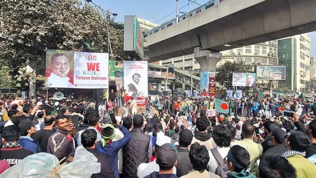 Inqilab Manch Continues Sit-in at Shahbagh Demanding Justice for Sharif Osman Hadi