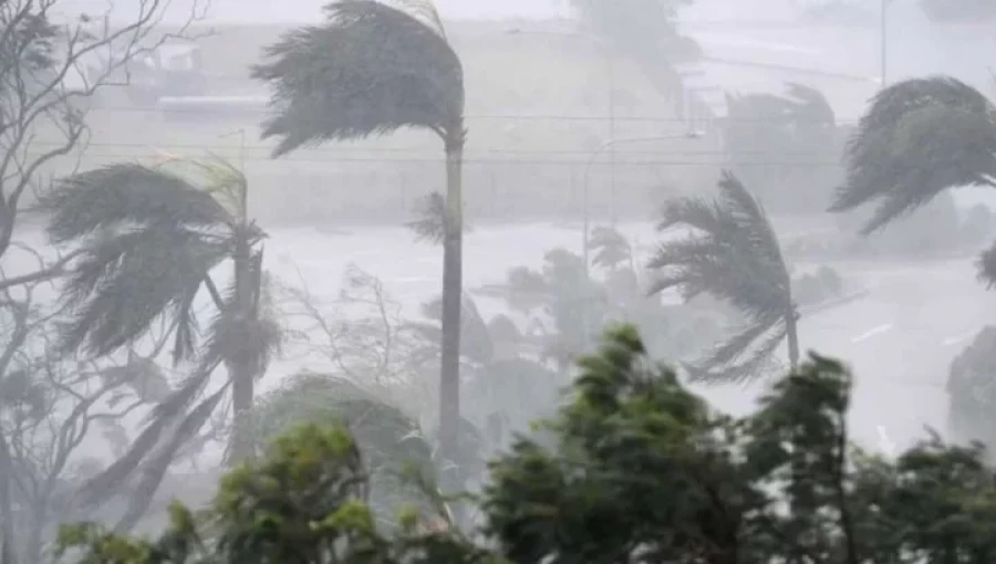 Cyclone Dana Brings Heavy Rain and Disrupts Daily Life in Kalapara, Patuakhali