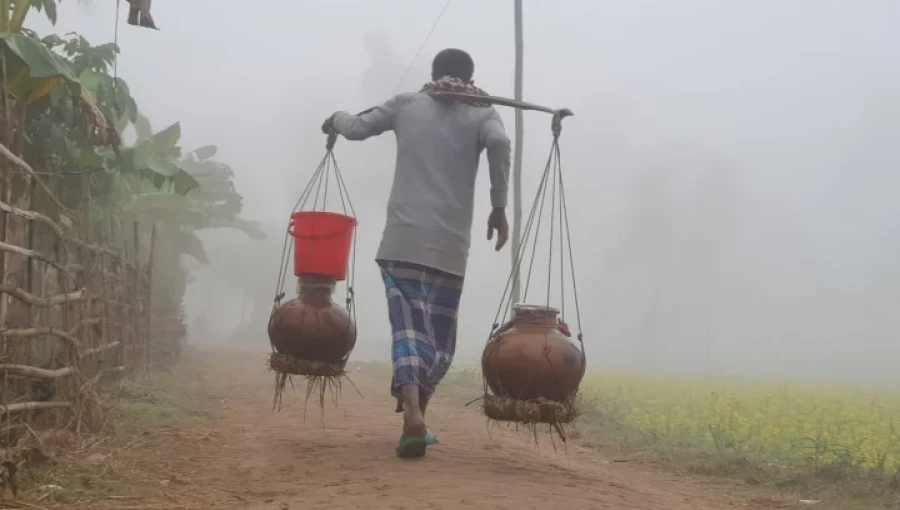 Cold Wave Intensifies Across Bangladesh, Disrupting Daily Life