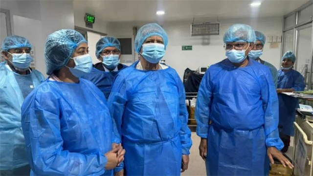 Chief Adviser Yunus Visits Begum Khaleda Zia at Evercare Hospital