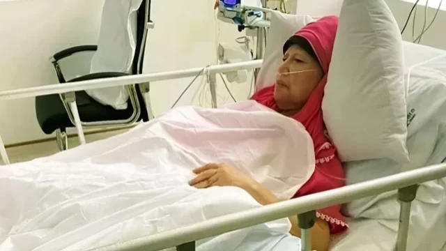 Khaleda Zia’s London Medical Transfer Delayed Amid Concerns Over Fitness to Fly