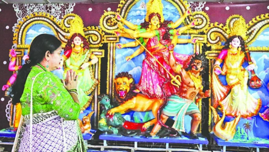 Durga Puja Celebrations Begin with Mahasaptami Rituals Across the Country