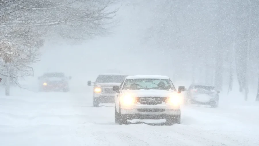 Traffic on Eastern Parkway in Louisville Amid Winter Storm on January 5,