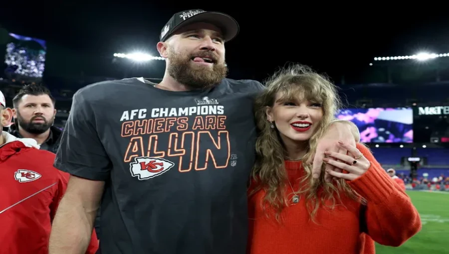 Taylor Swift arrives at Arrowhead Stadium to support boyfriend Travis Kelce in the AFC Championship Game, alongside her family.