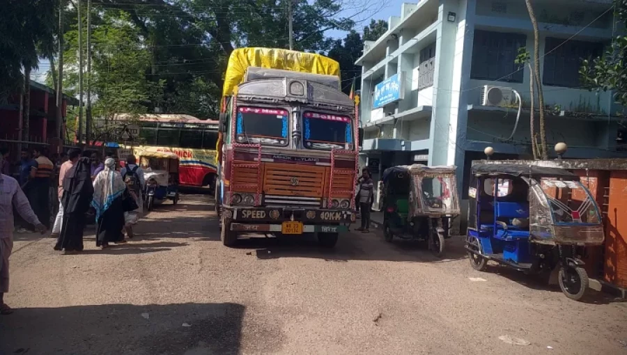 Rice Import Resumes from India through Hili Land Port in Dinajpur