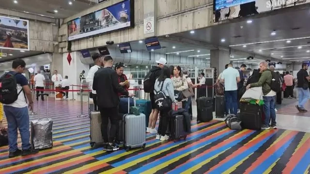 Venezuela Bans Six Major Airlines Amid Rising U.S. Military Tensions