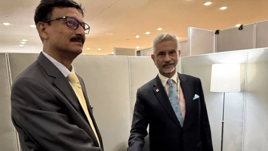 Photo : Bangladesh's Foreign Advisor Touhid Hossain and India's Foreign Minister S Jaishankar