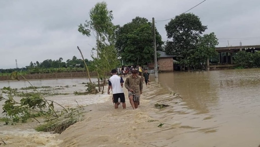 Paralyzed Four Days of Torrential Rain in Ctg