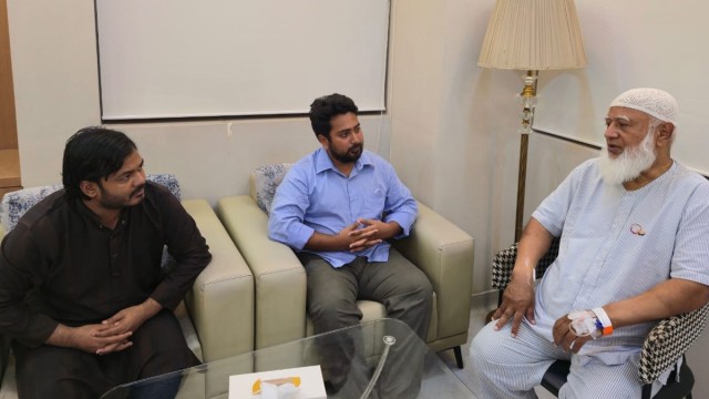 NCP Convener Nahid Islam Visits Ailing Jamaat Ameer Dr. Shafiqur Rahman