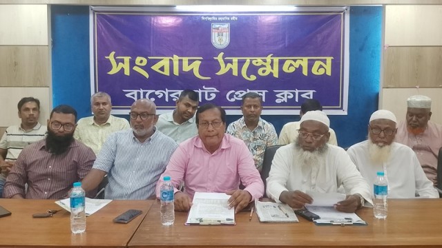 Bagerhat transport owners addressing the media at a press conference, calling for the closure of unauthorized BRTC counters and a ban on illegal vehicles.
