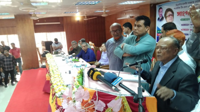 "BNP Vice-Chairman Abdul Awal Mintu addressing district leaders during a meeting at the Barisal Public Library, where he promised to form a people-elected government and called for early national elections."