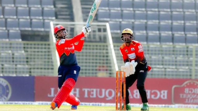 Comilla Victorians edge Fortune Barishal in a last-ball thriller