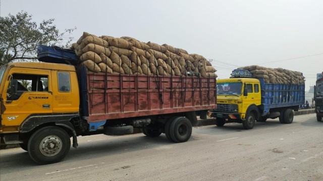 Record Potato Export to Nepal Through Banglabandha Land Port