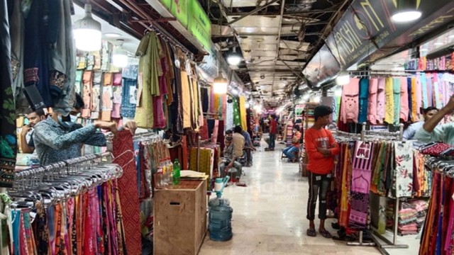 Bangladesh Shopkeepers’ Association Mandates 8 PM Closure to Combat Energy Crisis