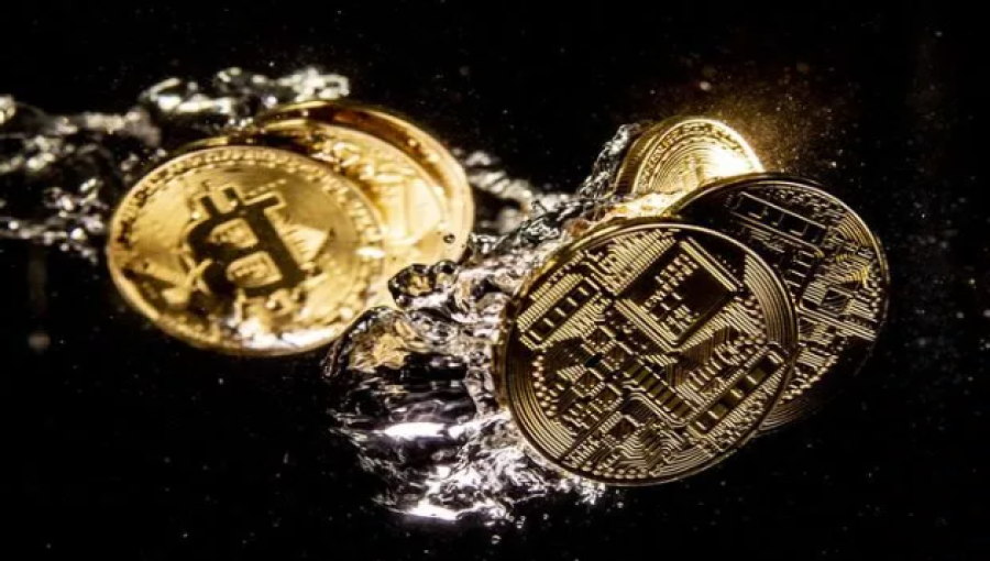 Bitcoin exchange in Japan claims to have lost $300 million due to a "leak."