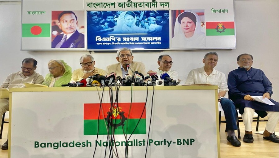 BNP Secretary General Mirza Fakhrul Islam Alamgir addresses a press conference at the BNP Chairperson’s office in Gulshan, demanding the government disclose all MoUs signed with India and criticizing the agreements as threats to Bangladesh’s sovereignty and national security.