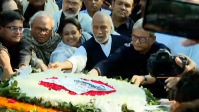 BNP Pays Tribute to Martyred Intellectuals on Behalf of Tarique Rahman