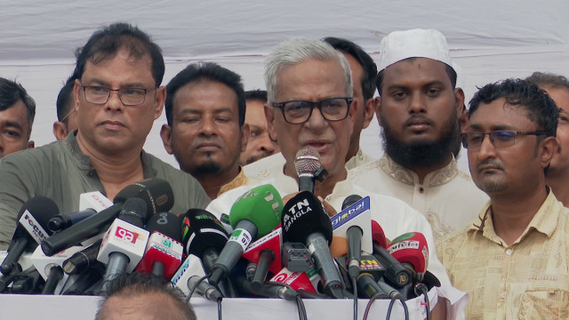 "You Are Not Just a Man, You Are Dr. Yunus of 180 Million People" — Zainul Abdin Faruk Urges Chief Advisor Not to Resign