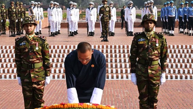 Bhutanese PM Pays Tribute to Liberation War Martyrs at National Memorial