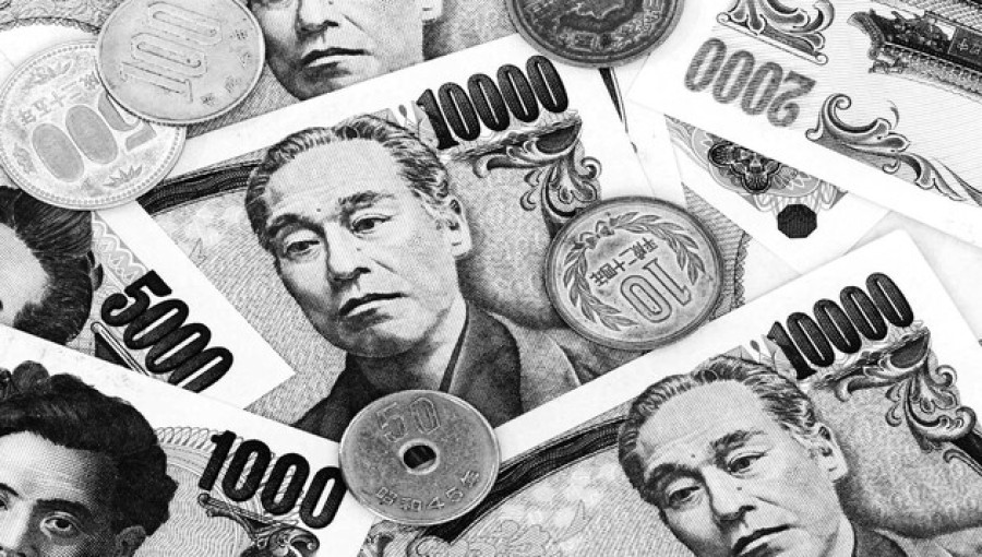 Yen Hits 34-Year Low Against Dollar Amid Speculation of Government Intervention