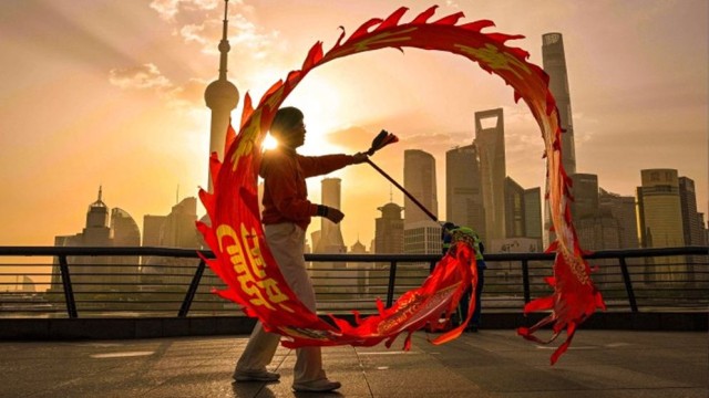 China’s Growth Slows to 5 Percent in 2025 Despite Meeting Target