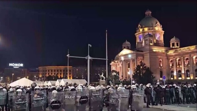 Anti-Government Protests Continue in Serbia Despite Rain