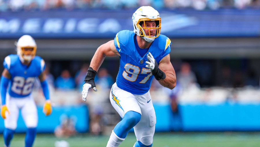 Bosa Suffers Double Hip Injury, Status Uncertain