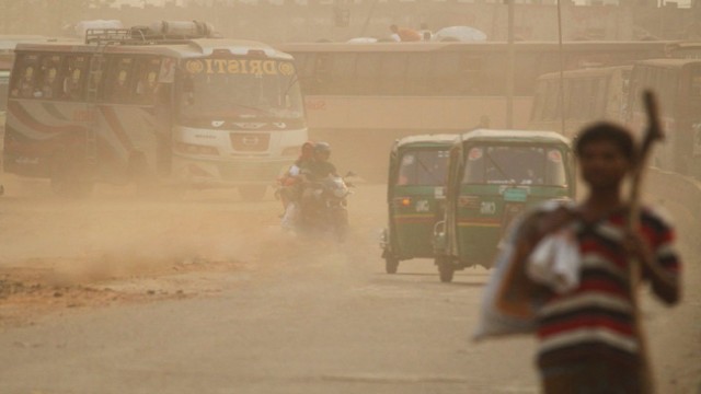 Air Quality Alert: Dhaka's AQI Hits 176, Entering 'Unhealthy' Zone Amid Global Pollution Concerns