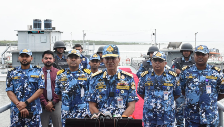 Coast Guard Director General visits naf river