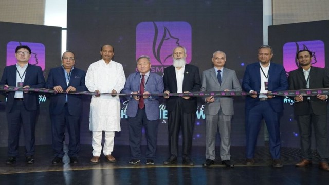 The Korean Ambassador to Bangladesh, Park Hyung Sik, cuts the ribbon to officially inaugurate Cosmetics: Personal Care & Hygiene Show 2025 at the International Convention City Bashundhara in Dhaka.