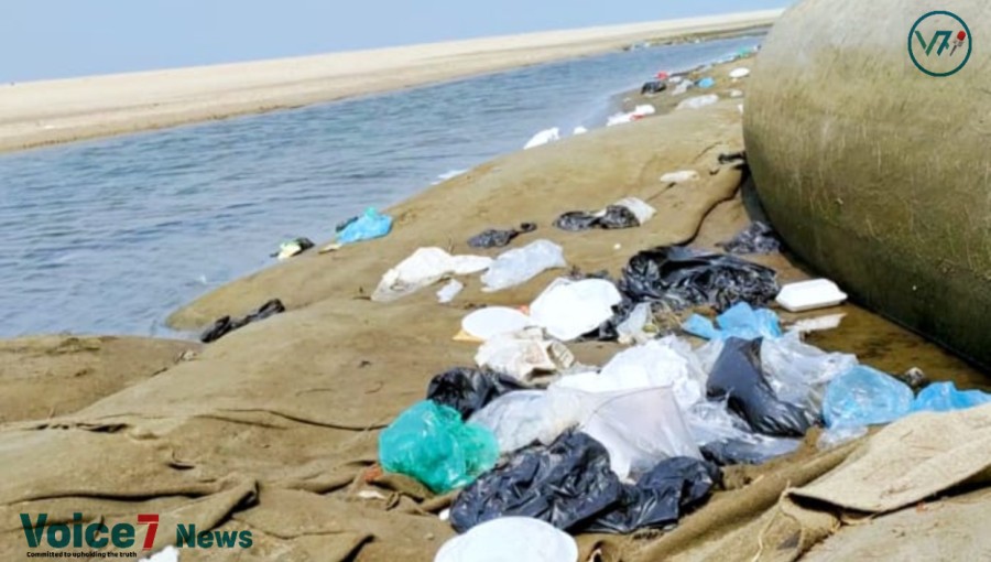 Iftar parti on beach: Beach turned pile of dirt due to lack of cleaning