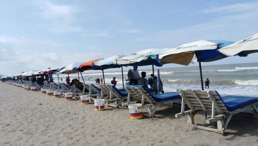 Cox's Bazar, the longest beach, saw less visitors. Photo voice7 news