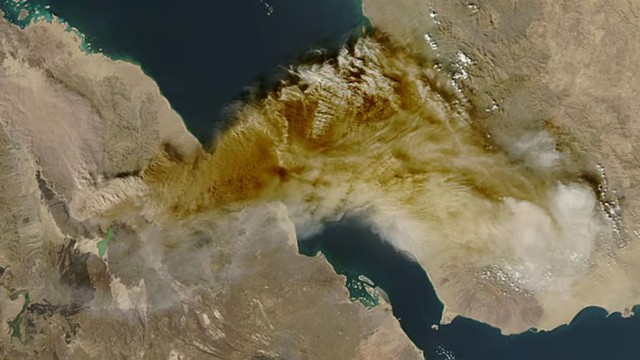 Ethiopian Volcano Erupts After 12,000 Years, Disrupts India–Gulf Air Traffic