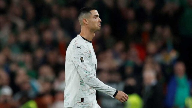 Ronaldo Sees Red as Ireland Beat Portugal; France, Italy and England Win in World Cup Qualifiers