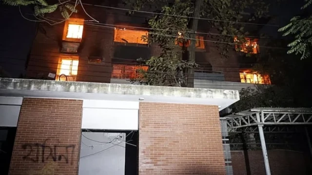 Sudha Sadan, Former Residence of Sheikh Hasina, Set Ablaze Following Dhanmondi Unrest