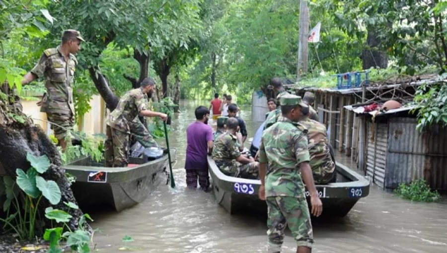 Bangladesh Army Deployed in Six Districts Amid Worsening Flood Situation