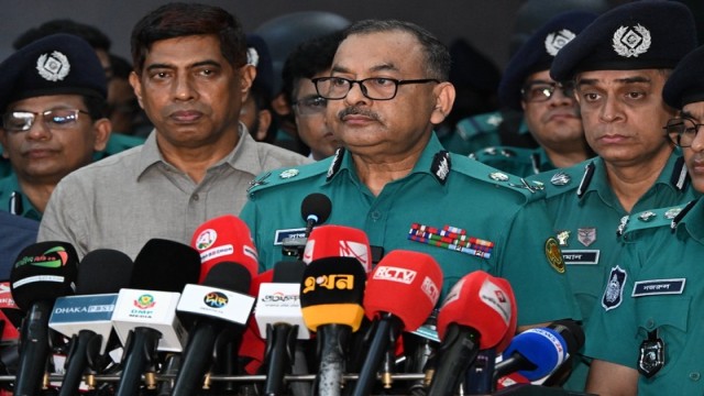 Dhaka Metropolitan Police Commissioner Sheikh Md. Sajjat Ali addresses a press briefing on security arrangements for the DUCSU elections. Photo: AH Mintu/V7N
