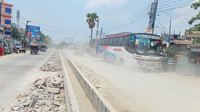 Dust blankets shops, roads, and commuters as poor planning worsens public suffering.